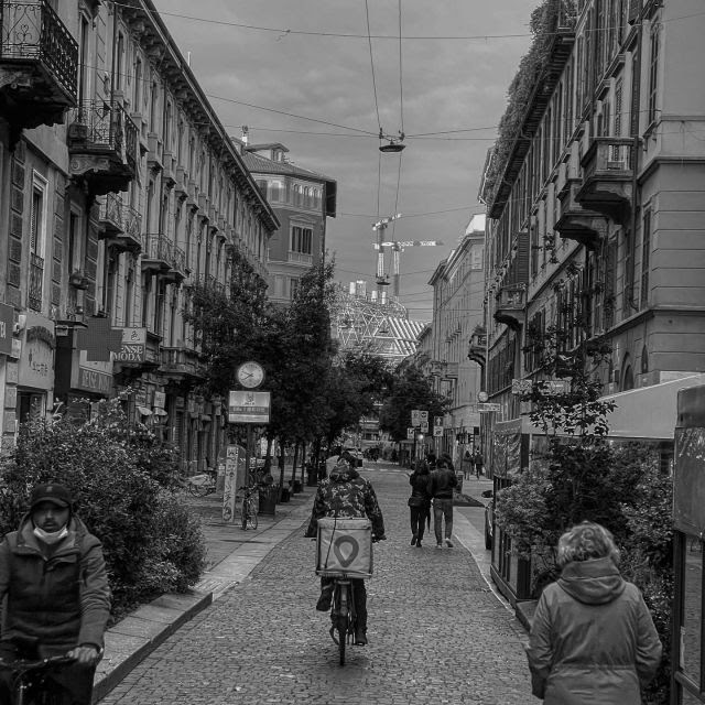 La luce in fondo alla strada